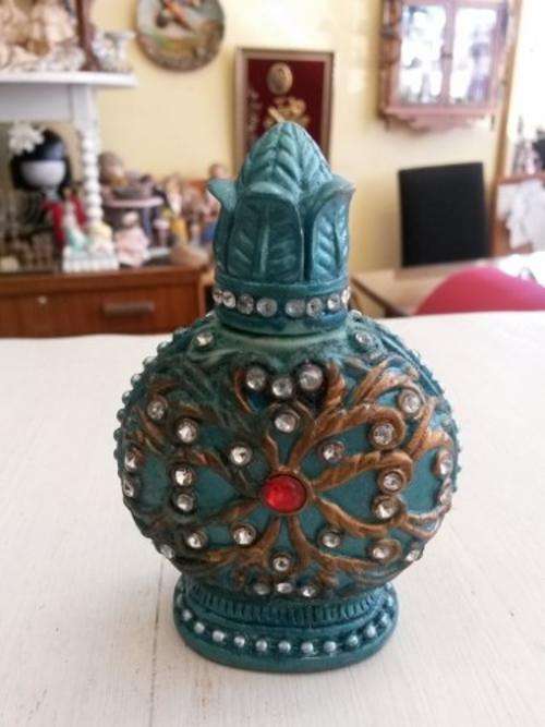 Perfume Holder/Bottle
