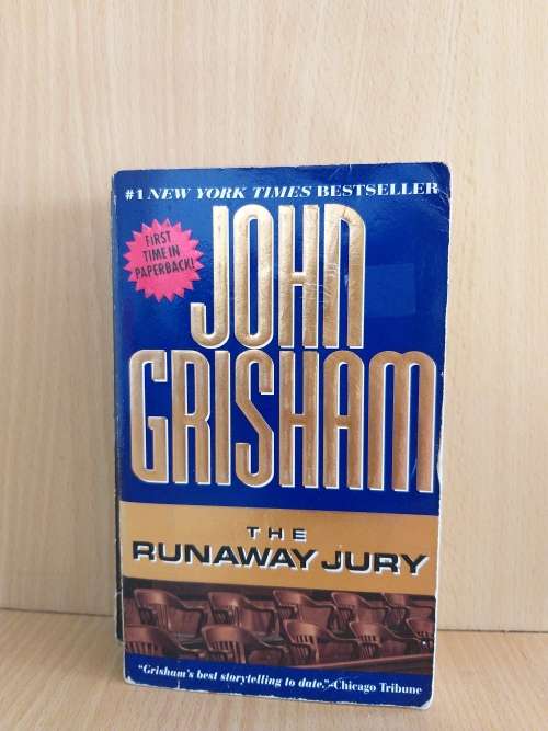 The Runaway Jury by John Grisham (Paperback)