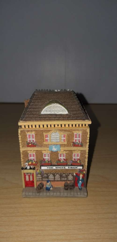Willow Hall Trinket Box/Miniature House Ornament