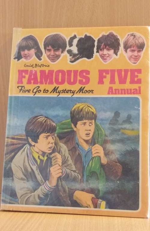 Enid Blyton - The Famous Five Annual : Five Go to Mystery Moor (Hardcover)