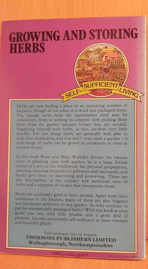 Growing Herbs and Storing Herbs : Brian and Mary Walkden (Paperback)