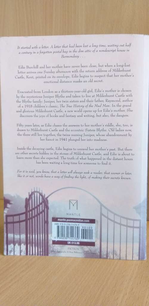 The Distant Hours by Kate Morton (Paperback)