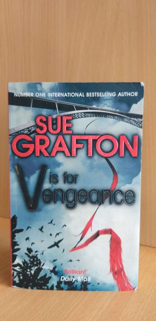 V is for Vengeance : Sue Grafton (Paperback)