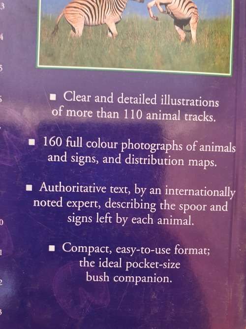 A Photographic Guide to Tracks and Tracking in Southern Africa : Louis Liebenberg (Paperback)