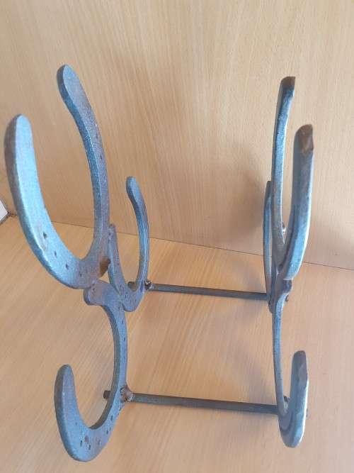 Metal Horse Shoe Wood Stacking Rack