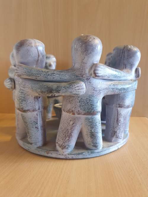 Stoneware Figurines Circle with Bowl