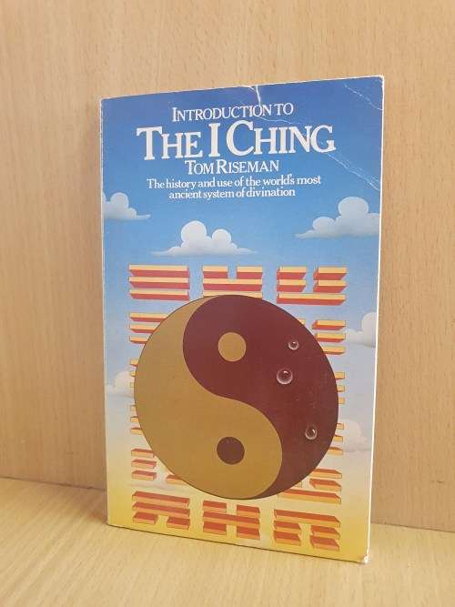 Introduction to The I Ching - The Book of Changes : Tom Riseman (Paperback)