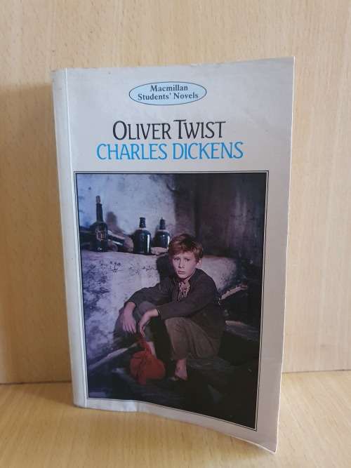 Oliver Twist: Charles DIckens (Paperback)