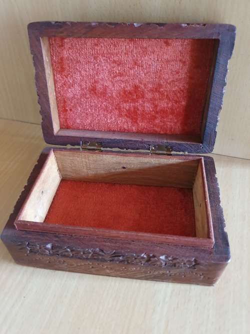 Carved Wooden Box/Wooden Trunk (15cm x 10cm height 6cm)