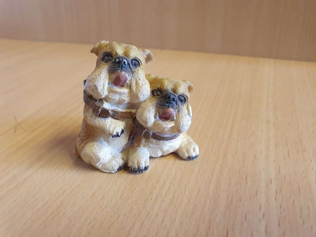 Small Dog Figurine (width 6cm height 6cm)