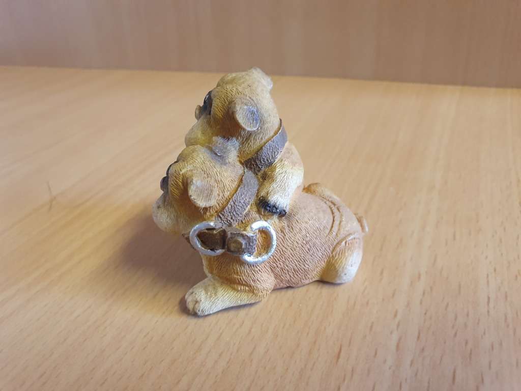Small Dog Figurine (width 6cm height 6cm)