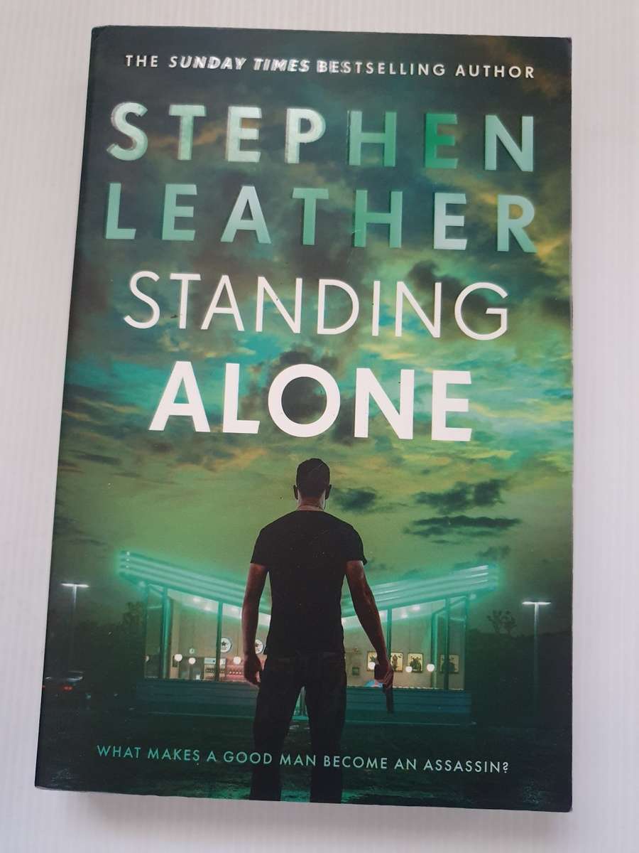 Standing Alone: Stephen Leather (Paperback)