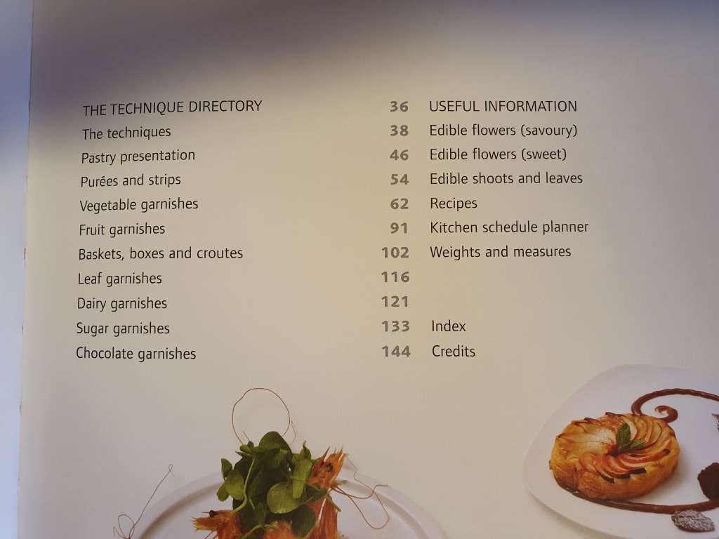 Food Presenting Secrets - Creative Stylish Techniques: Cara Hobday & Jo Denbury (Hardcover)