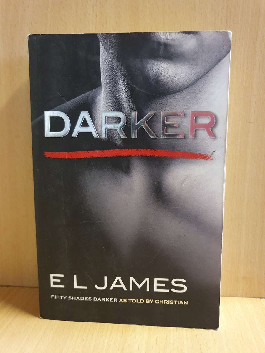 Dark : E L James (Paperback)