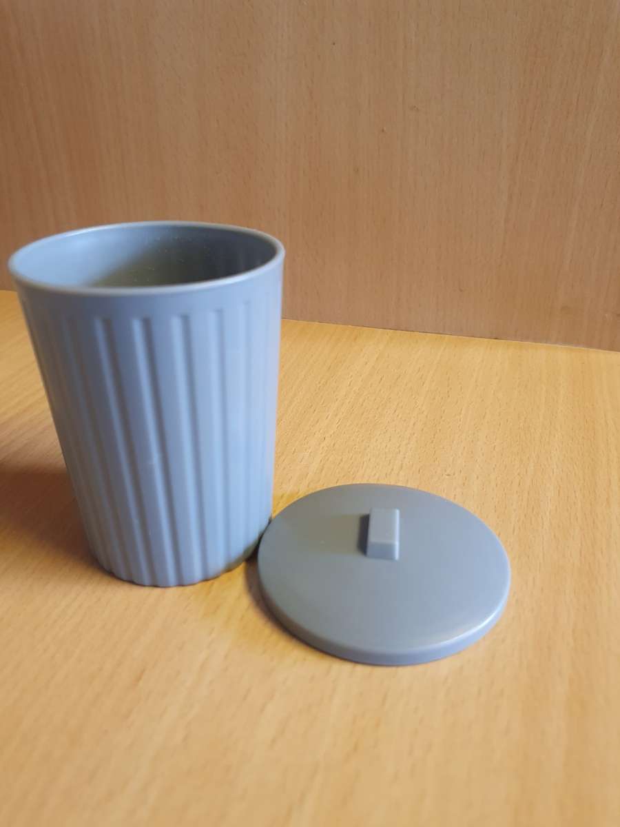 Small Grey Plastic Dustbin (height 9cm width 7cm)