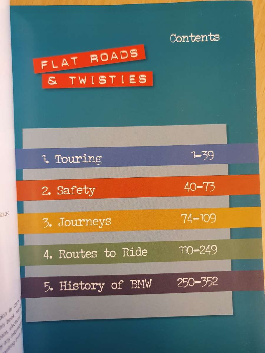 Flat Roads & Twisties - Motorcyle Adventure Touring Handbook for Southern Africa: Ben Fourie