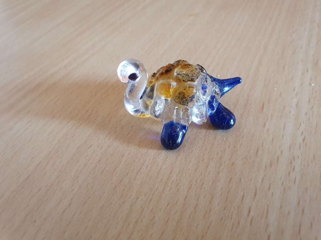 Miniature Glass Tortoise Figurine - 4cm x 3cm height 3cm
