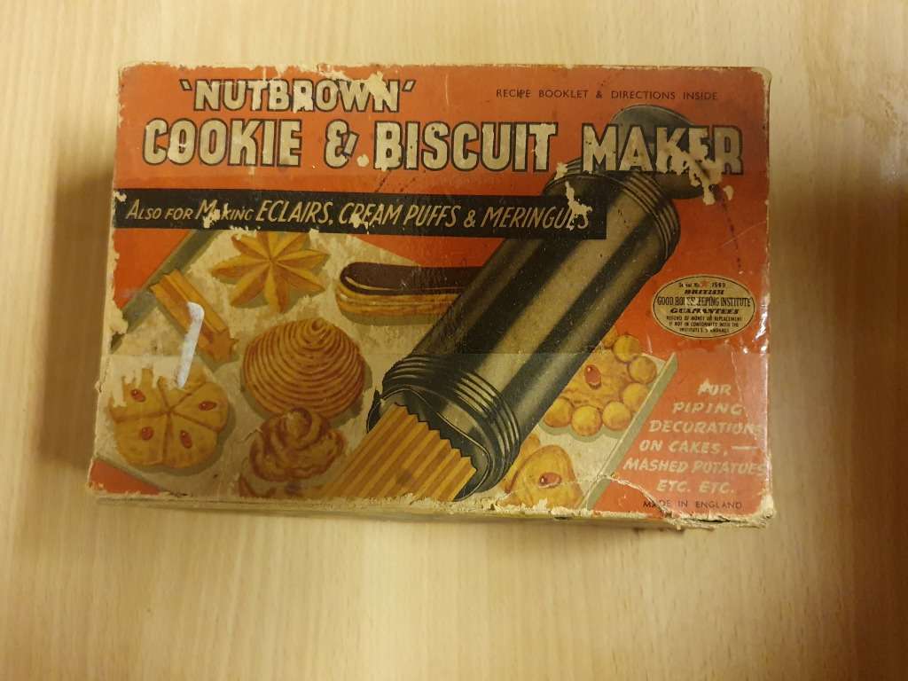 Vintage Nutbrown Cookie & Biscuit Maker