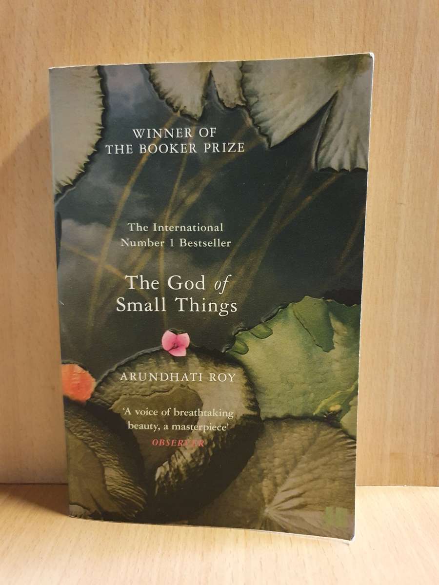The God of Small Things: Arundhati Roy (Paperback)