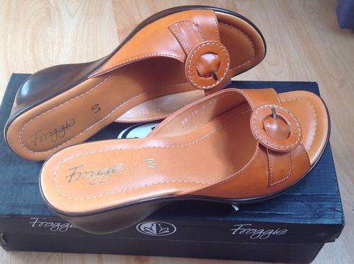 BRAND NEW FROGGIE SANDALS