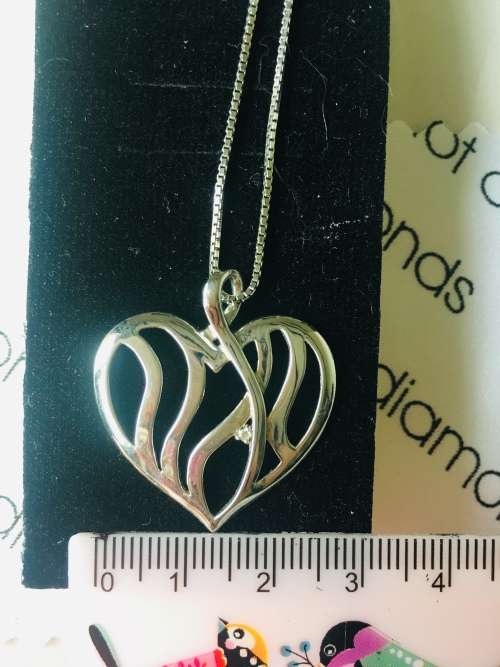 Beautiful diamond necklace and bracelet set