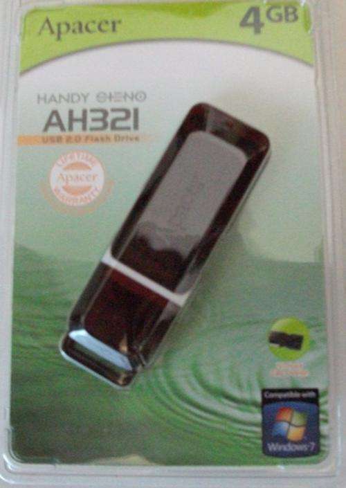 4GB Apacer FLASH DRIVE with protective cap