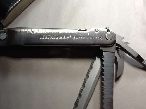 ***FREE SHIPPING***GENUINE LEATHERMAN300 SKELETOOL CX WITH POUCH...AT A FRACTION OF THE PRICE