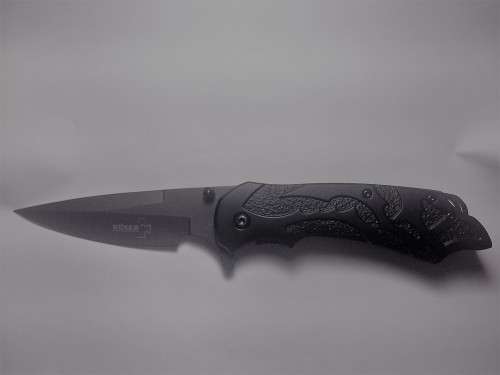 BOKER PLUS FOLDABLE KNIFE WITH CLIP IDEAL GIFT..A GIVEAWAY AT THE PRICE* BID IS PER KNIFE*