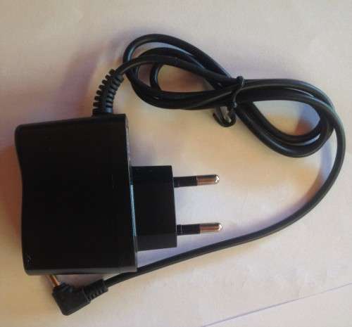 GIVEAWAY***LED***RECHARGEABLE FLASHLIGHT/TORCH WITH A USB PORT.**A GIVEAWAY PRICE