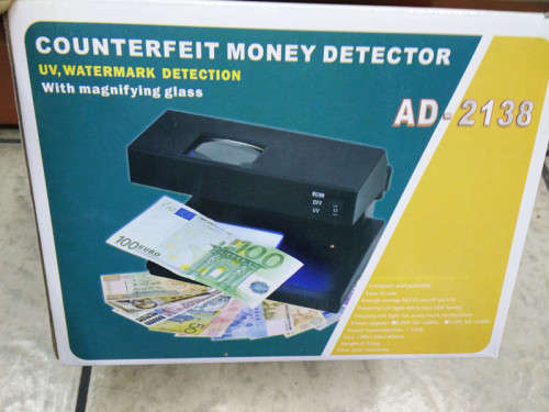 Ultraviolet Counterfeit Money Detector UV Light AD-2138