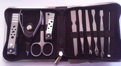 MANICURE SET