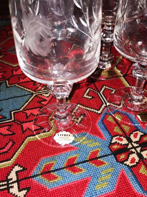 Beautiful Vitria handcut lead crystal wine glasses a set of 6