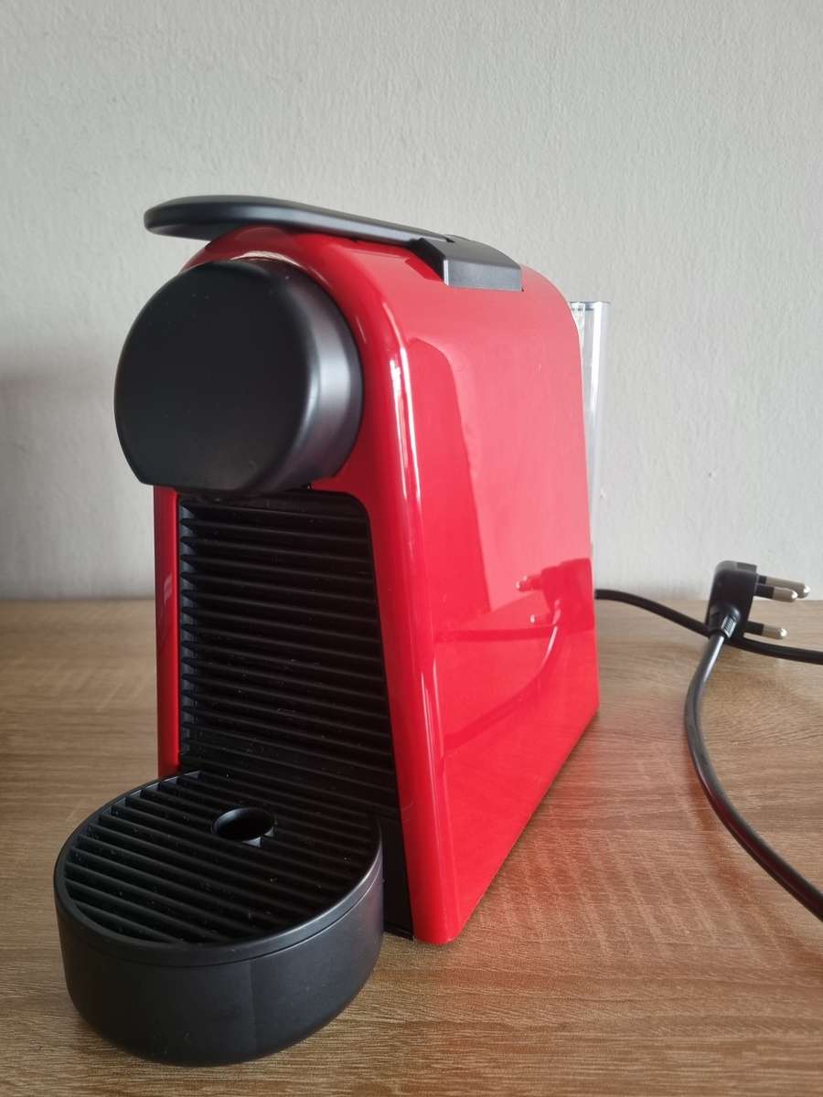 Nespresso Essenza Espresso Machine (Red)