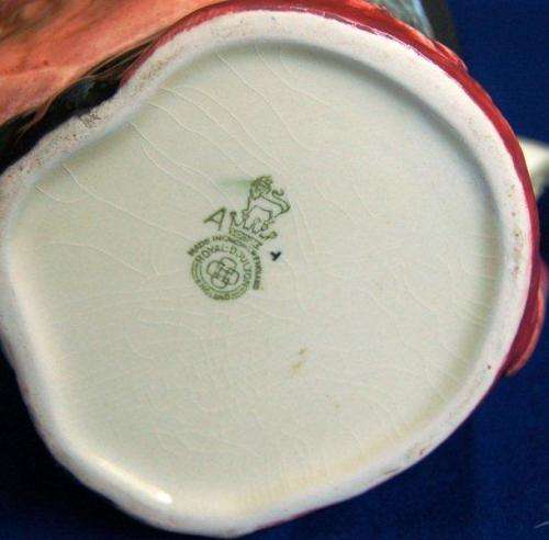 Royal Doulton Large " John Peel " Toby Jug - 1939 to 1955 - Excellent Condition 165mm High