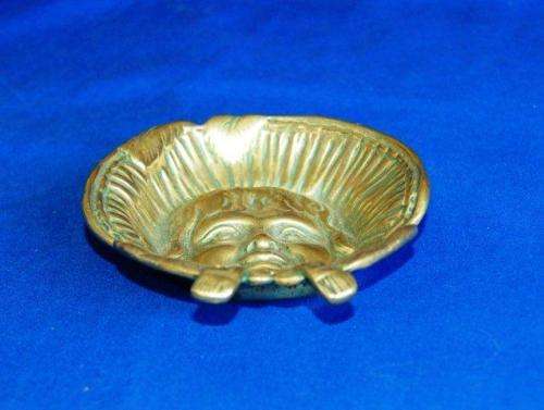 Vintage Brass Pin Tray shaped as a young girl wearing a Bonnet - 110mm Diameter