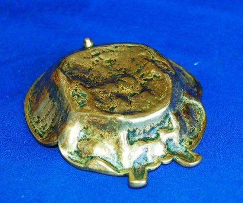 Vintage Brass Pin Tray shaped as a young girl wearing a Bonnet - 110mm Diameter
