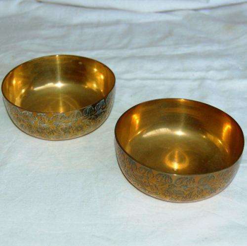 Pair of Vintage Etched Brass Bowls - Diameter 108mm Depth 40mm