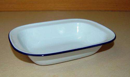 Pair of White Enamelled Pie Dishes - 240mm X 180mm and depth of 55mm