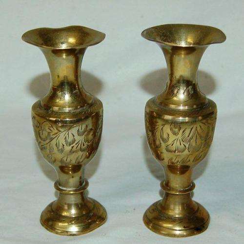 Vintage pair of small Brass Vases - Height 135mm