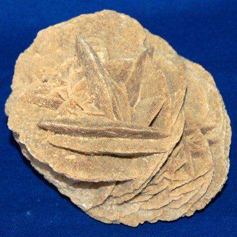 Beautifully Formed Desert Rose (Gypsum) Weight 945 grams - Height 95mm Diam 120mm