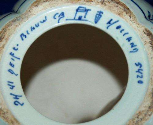 Beautiful Ceramic Delft Table Lamp in good working order - Height 260mm - See description for detail