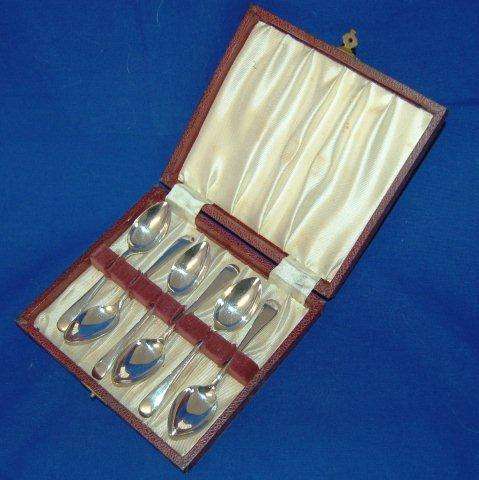 6 Boxed E.P.N.S. Grapefruit Spoons Length 125mm - Marked 1 1/2 DWTS per dozen