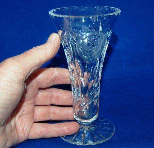 Rose Cut Vase in Good Condition - Height 152mm