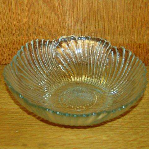 Attractive Glass Bowl - Diameter 210mm Depth 70mm