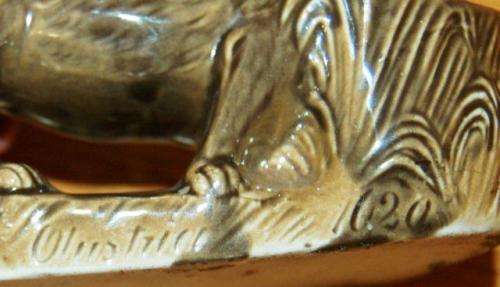 Stunning Mini Flower Vase/Toothpick Holder - Ceramic Fox with Goose - Length 155mm