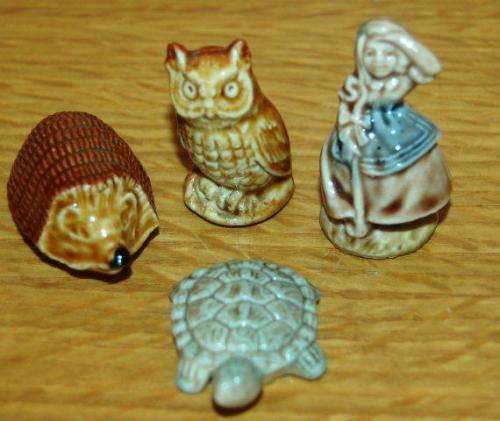 8 Assorted Wade Ornaments - As per Pictures