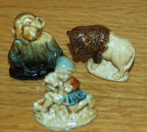 6 Assorted Wade Ornaments - As per Pictures