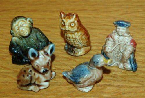 9 Assorted Wade Ornaments - As per Pictures