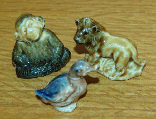 7 Assorted Wade Ornaments - As per Pictures