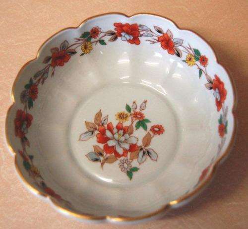 2 Very attractive ceramic bowls from Portugal - Largest Diameter 180mm Depth 50mm